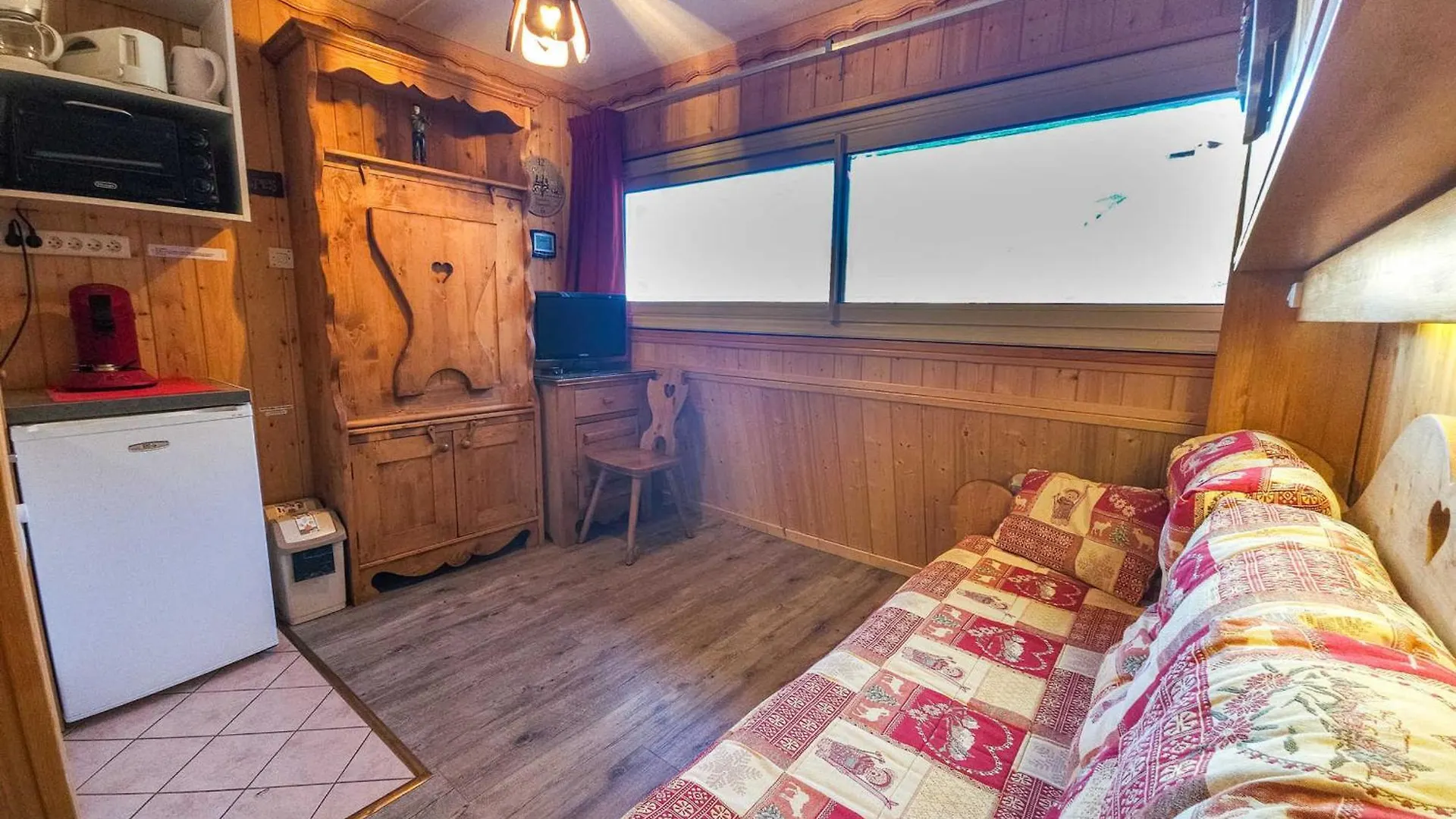 Apartment Studio Style Chalet, Pied Des Pistes, Les Menuires, 2 Pers., 3 Flocons 
