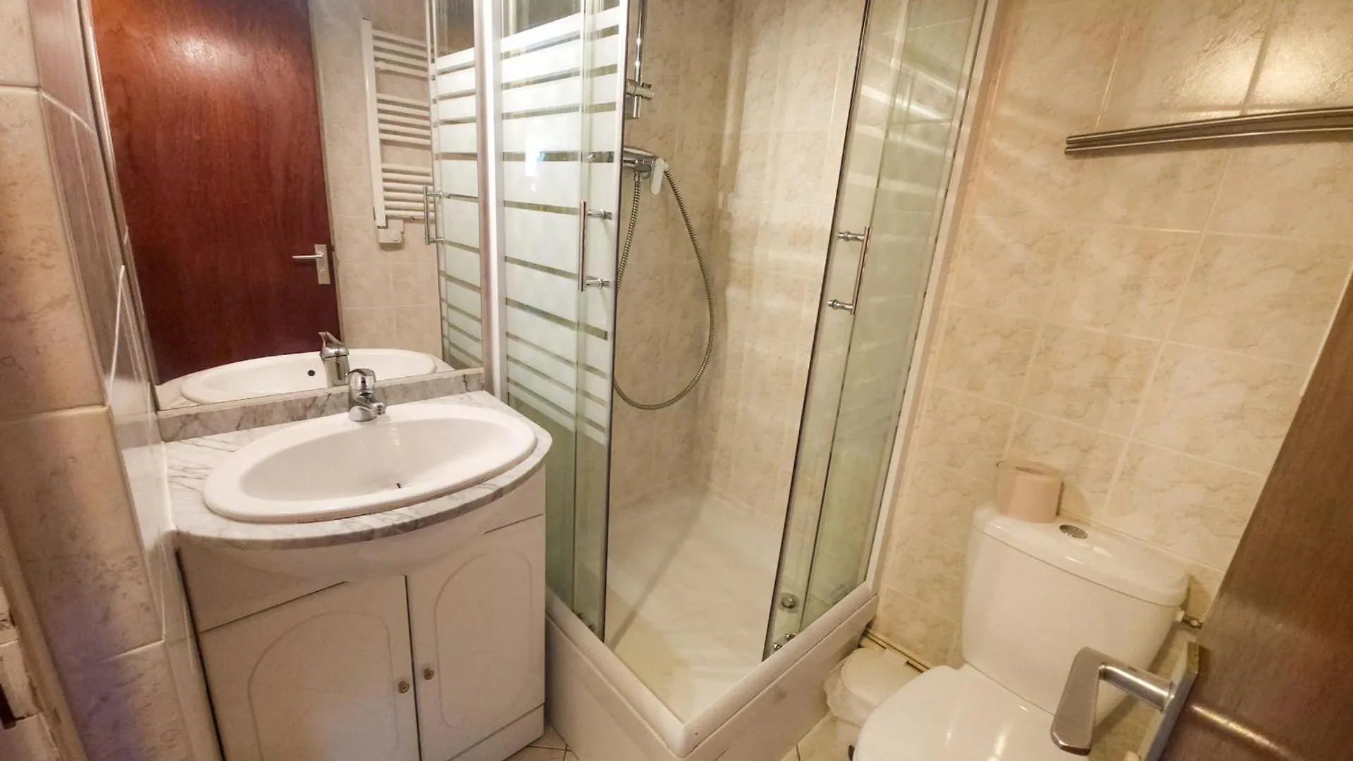 Apartment Studio Style Chalet, Pied Des Pistes, Les Menuires, 2 Pers., 3 Flocons 